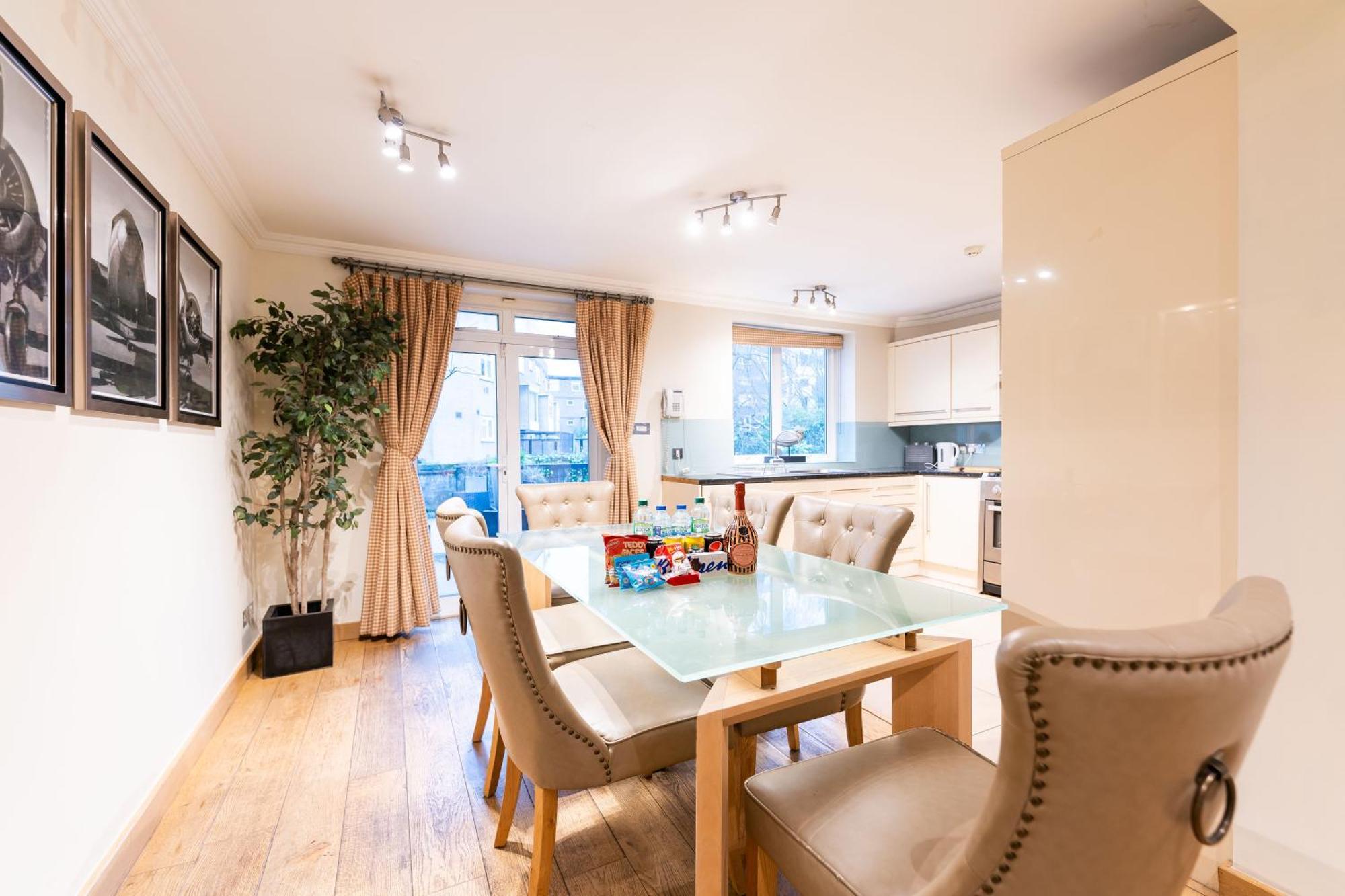Luxury 6 Bedroom House In Southwick Street 런던 외부 사진