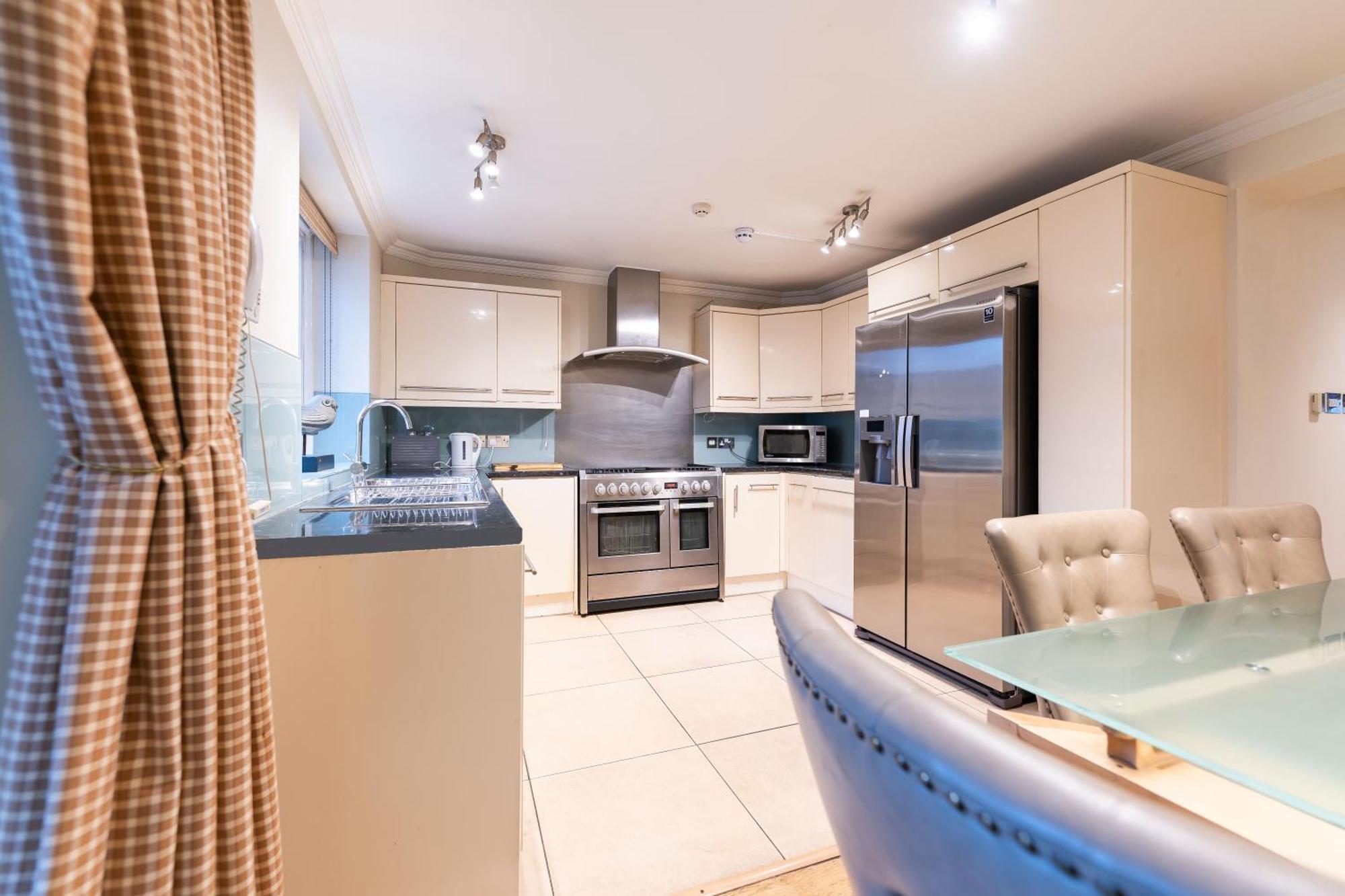 Luxury 6 Bedroom House In Southwick Street 런던 외부 사진