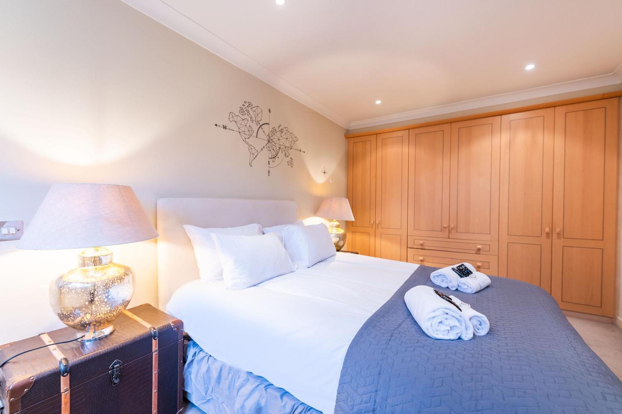 Luxury 6 Bedroom House In Southwick Street 런던 외부 사진