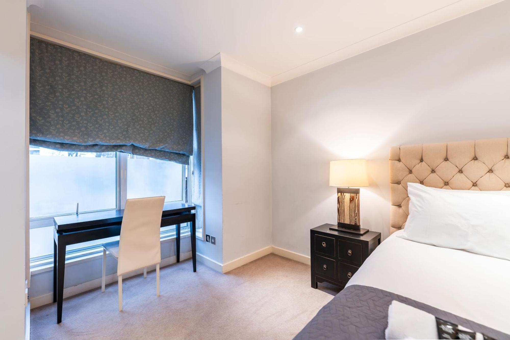 Luxury 6 Bedroom House In Southwick Street 런던 외부 사진