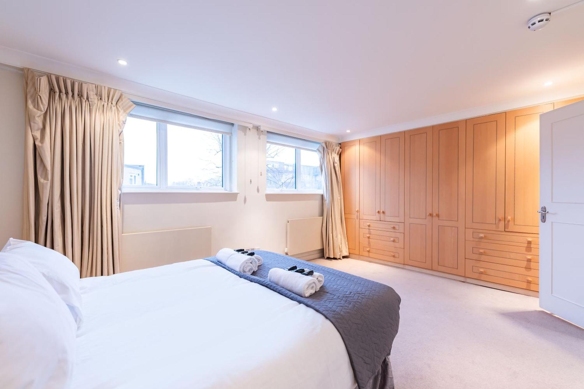 Luxury 6 Bedroom House In Southwick Street 런던 외부 사진