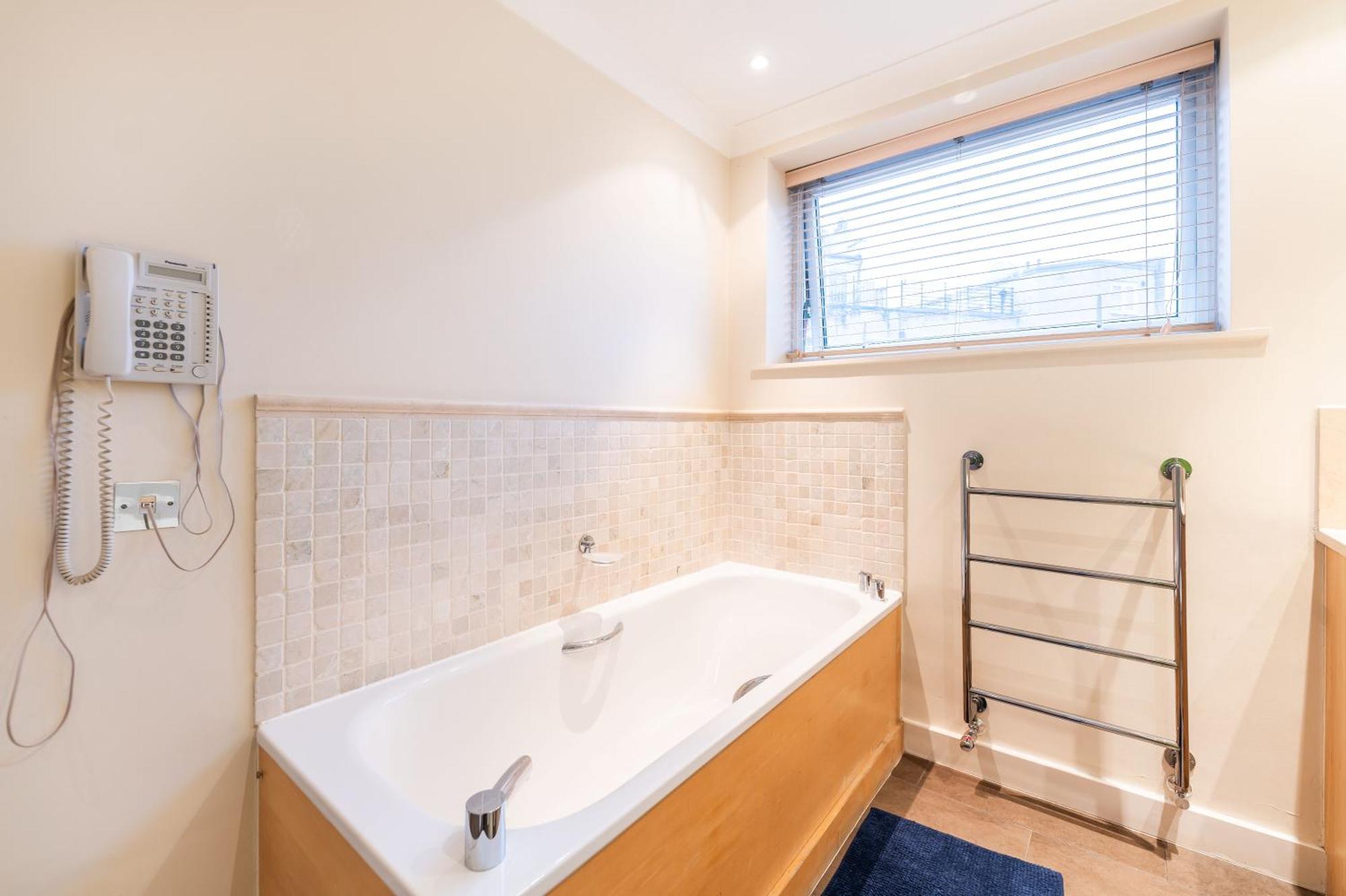 Luxury 6 Bedroom House In Southwick Street 런던 외부 사진