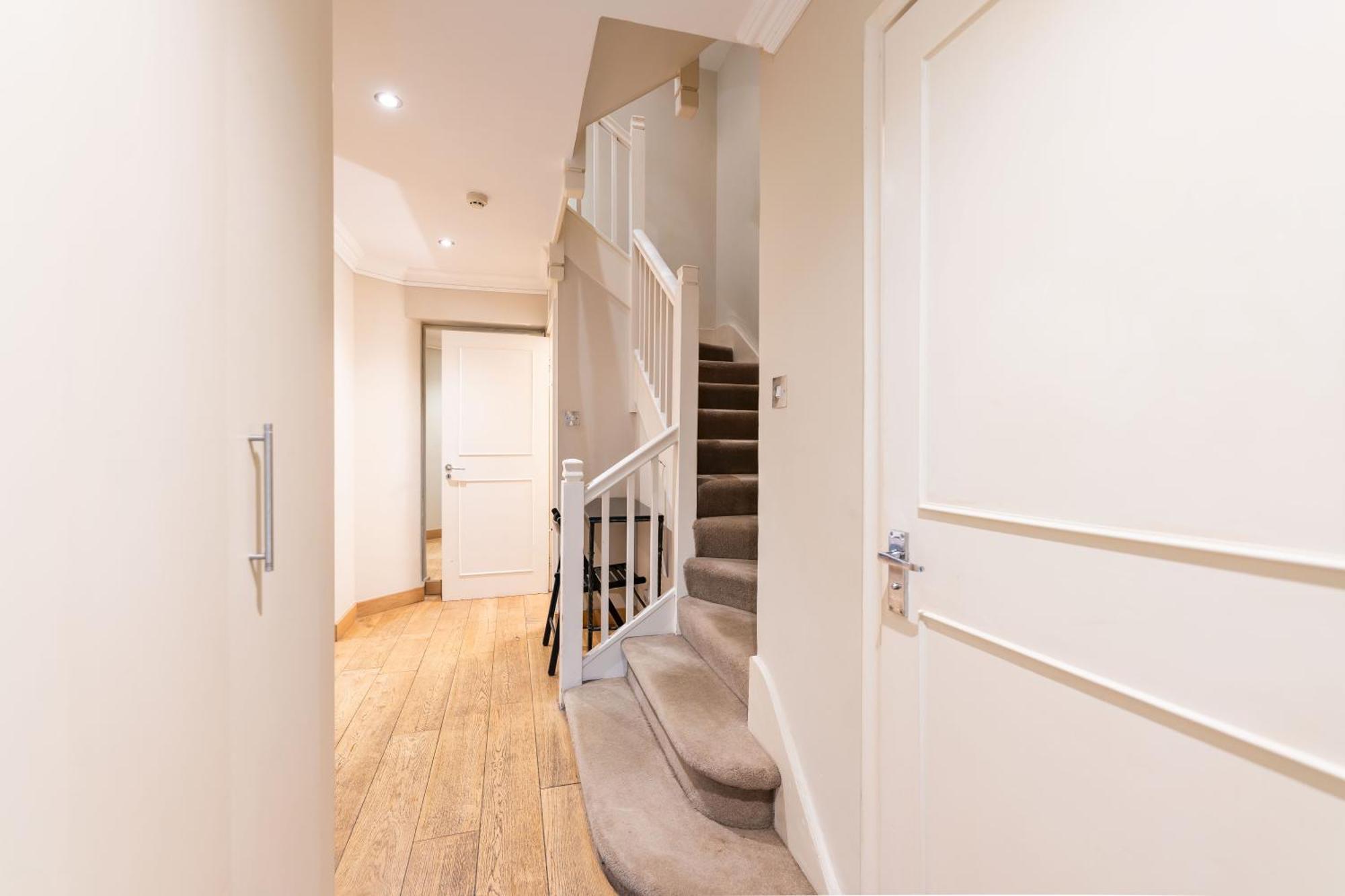 Luxury 6 Bedroom House In Southwick Street 런던 외부 사진