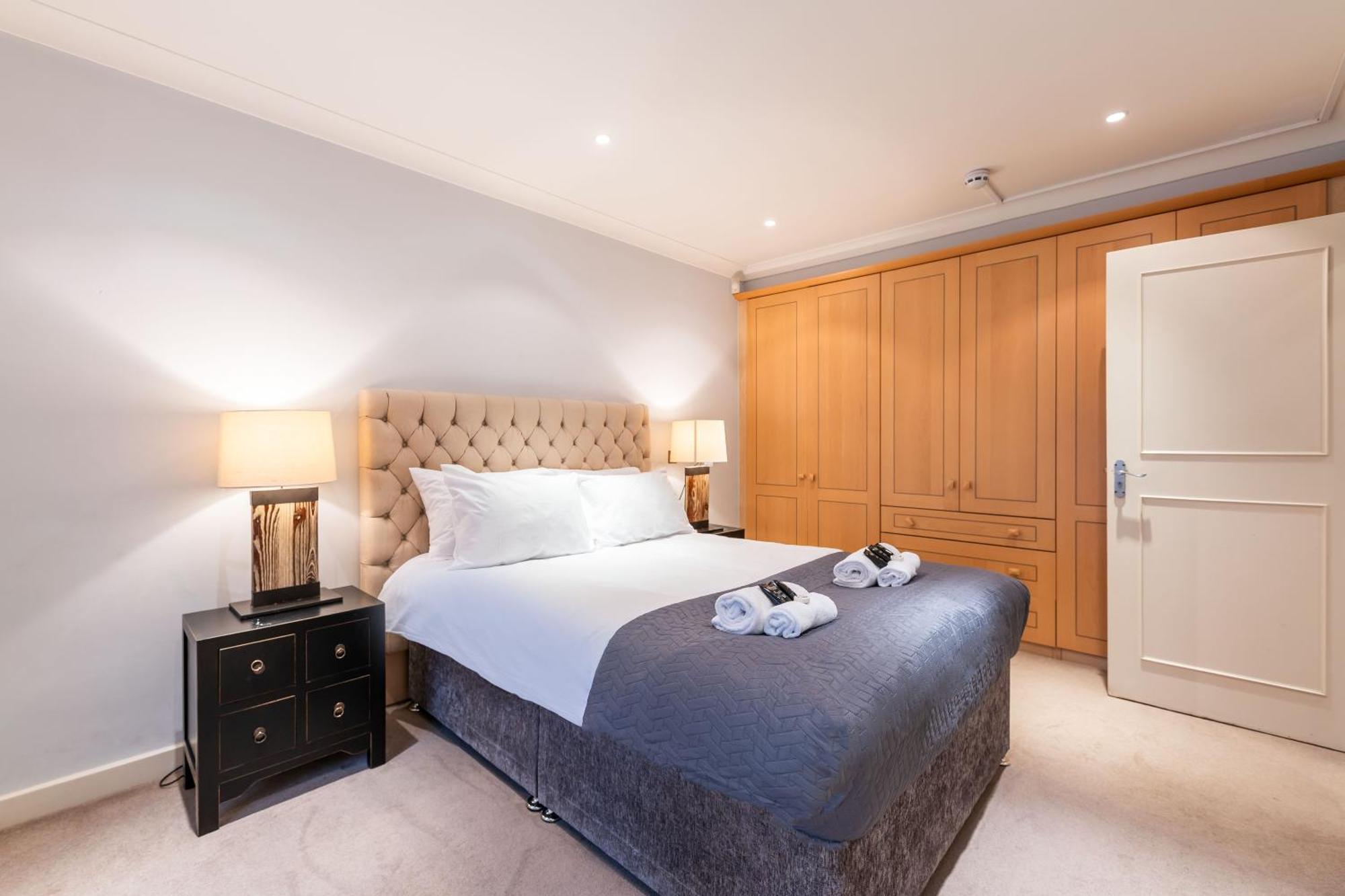 Luxury 6 Bedroom House In Southwick Street 런던 외부 사진
