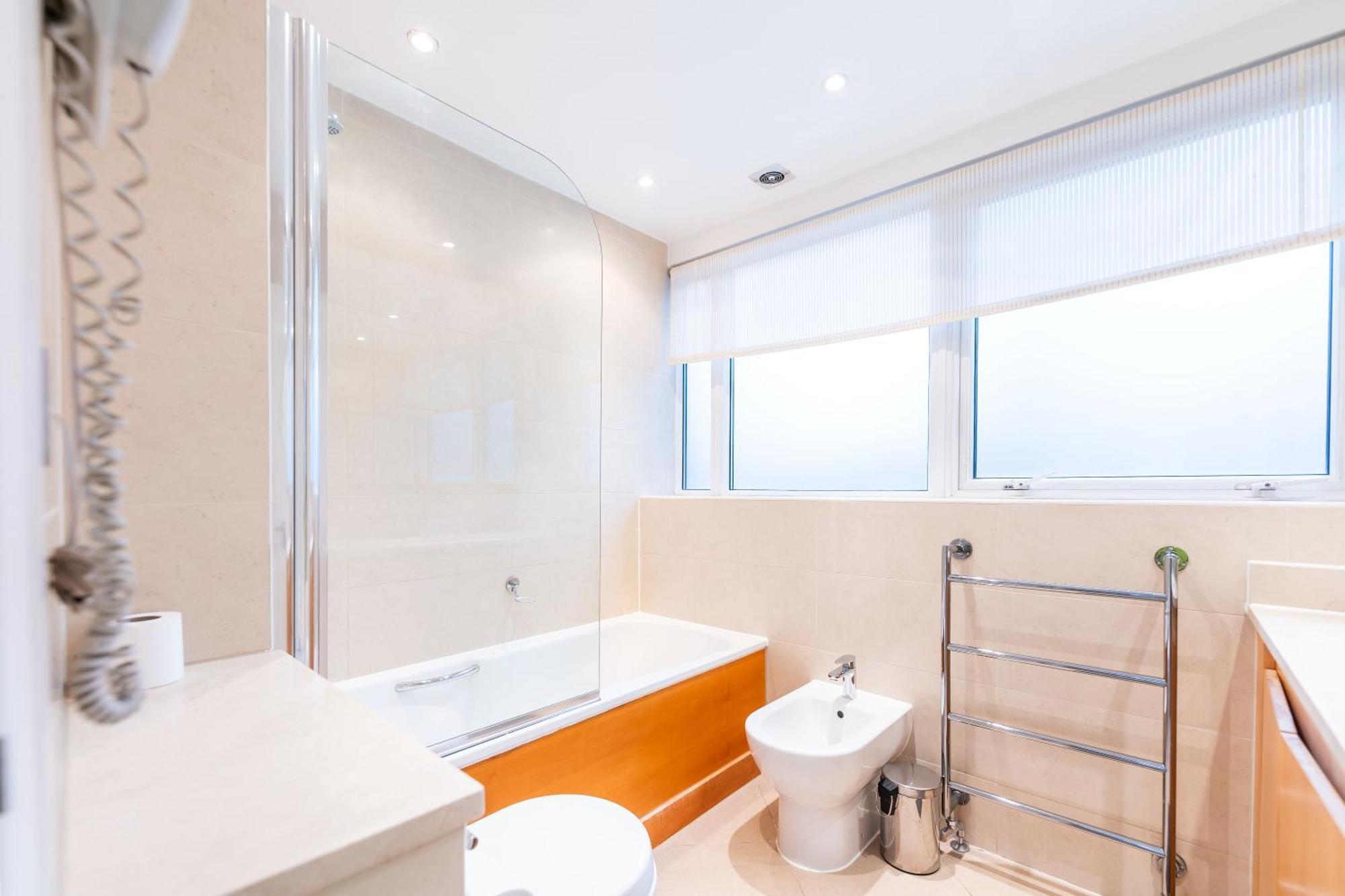 Luxury 6 Bedroom House In Southwick Street 런던 외부 사진