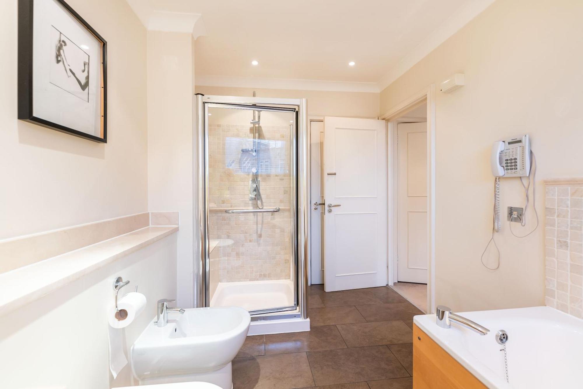 Luxury 6 Bedroom House In Southwick Street 런던 외부 사진