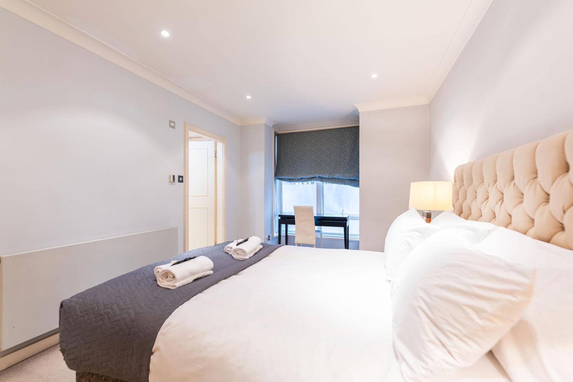 Luxury 6 Bedroom House In Southwick Street 런던 외부 사진